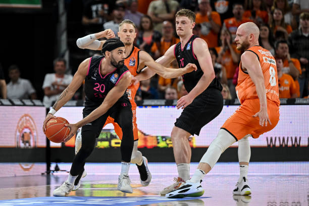 豪门在竞争 豪门在竞争