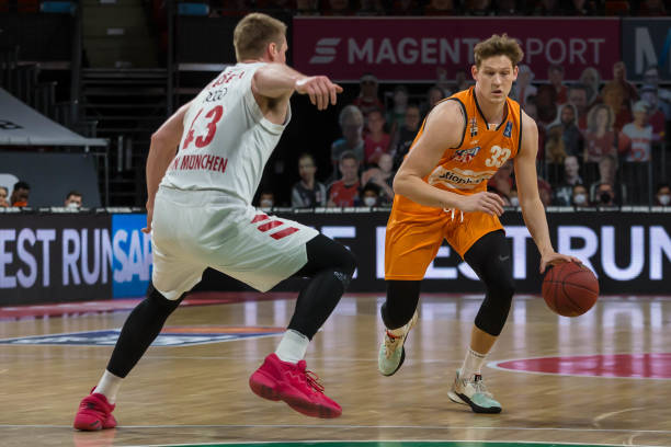 老鹰的两位 老鹰的两位